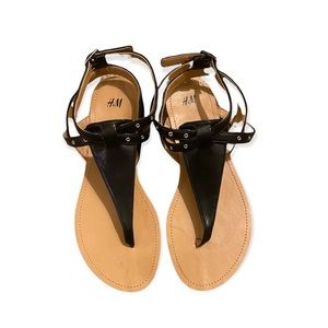 [H&M] Girl’s Studded Thong Sandals